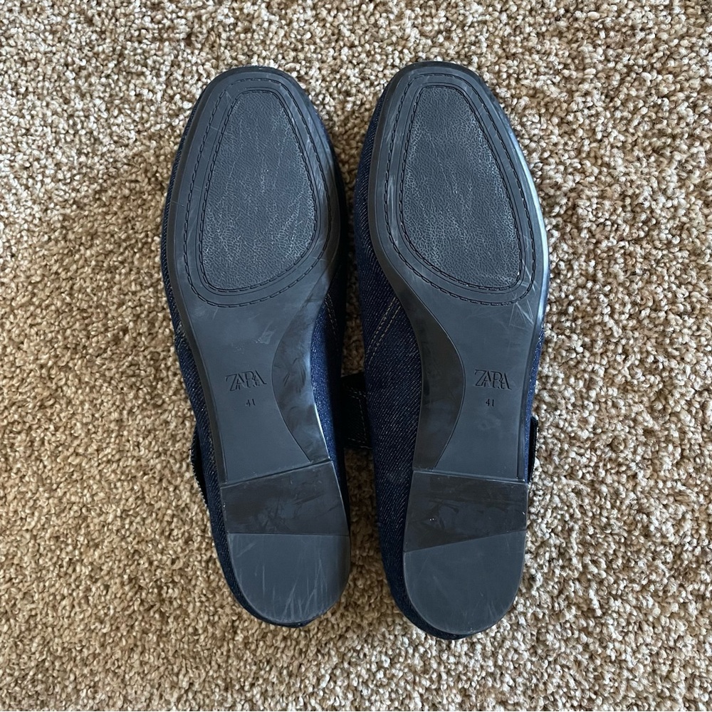 Zara Mary Jane Denim Flats Women’s 10 Blue Dark Wash
Minimalist Chic Everyday - Picture 15 of 16